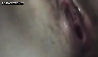 Сексуальная милфа мастурбирует влажную киску: горячее порно видео!