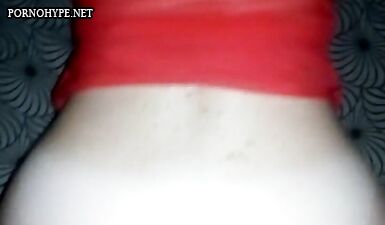 Дикая сучка: жесткий секс в позе собачки