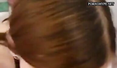 Оральный секс под душем с окончанием на грудь: жесткий порно видео