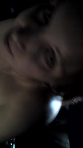 Замужняя знакомая сосёт мне член в машине, изменяет мужу - порно видео на PornoHype.Info