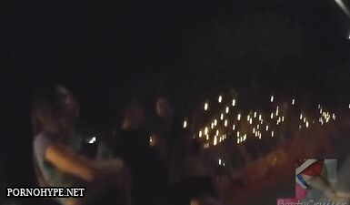 Азиатка сосет члены в чёрных труселях на улице под прикрытием скрытой камеры