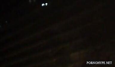 Шпионаж за молодой девочкой через окно: скрытая камера от соседского ублюдка