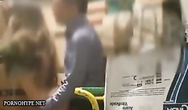 Жесткий секс на складе: трах мужика с шлюхой-подругой под скрытой камерой
