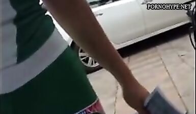 Скрытая камера: зеленые лосины, жопа и киска (18+)