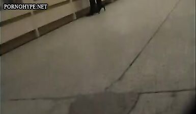 Скрытая камера: подглядывание за упругой задницей стройной девки
