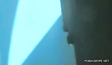 хуевая скрытая камера ловит волосатую пизду в женской раздевалке
