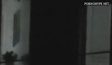 Шпионская камера в женском душе: Наблюдение за обнаженными девками через окно