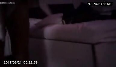 Шалава в ванной: брат уличает голую сестру на скрытую камеру
