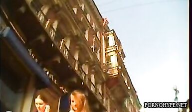 Скрытая камера показывает сексуальные попки и красивые ножки девушек - без цензуры!
