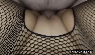 Дешевая шлюха сама снимает себя на камеру
