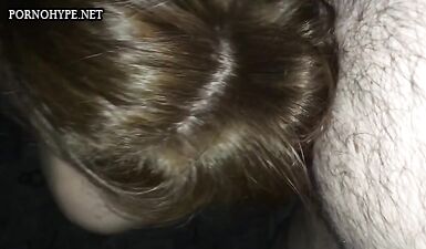 Мужская шлюха ласково делает минет