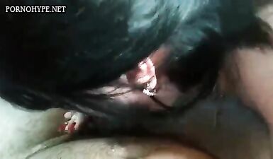 Горячая Ксюша делает минет в машине: лучшее порно видео!