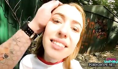 Секс за оценку: молодая студентка делает минет преподу
