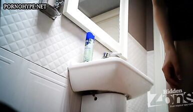 Шпионская камера в женском туалете: горячее порно, скрытая камера, сексуальный скандал!