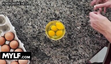 Распутные домохозяйки в жестком порно сексе