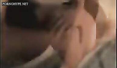 Молодая девочка сосет и ебется с убогим старпером