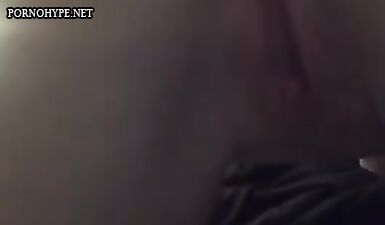 Мастурбация ануса с помощью расчески - грубое порно видео