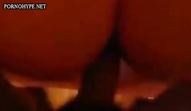 Дрянная девка кричит и кончает от большого члена