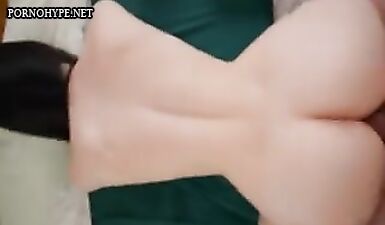 Брюнетка сосет и трахается как шлюха от первого лица