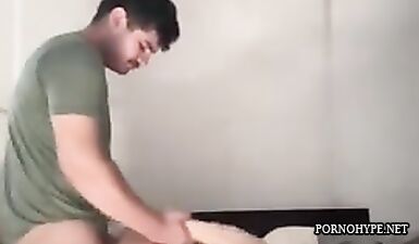 Грубый трах мужа и жены на камеру: домашний секс без цензуры