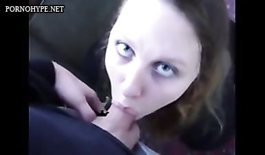 Русский пацан снял на камеру, как сучка получила камшот после минета