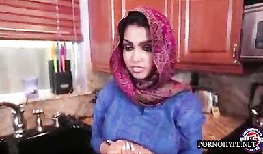 Пакистанская дама ебется с мужиком в Индии