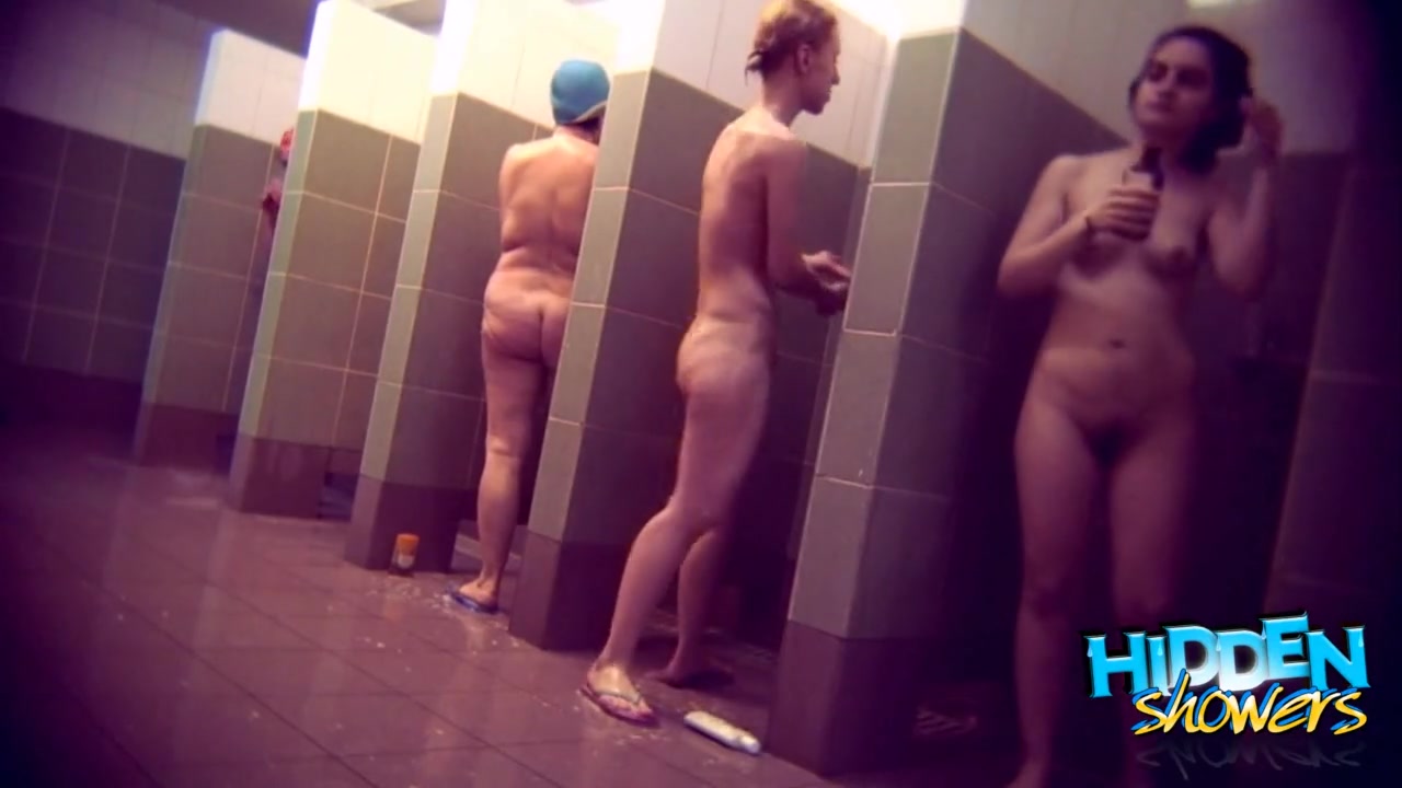 видео голые женщины в общей бане