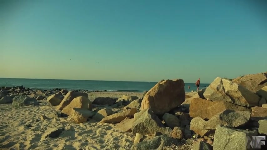 Брюнетка сделала хороший минет на пляже и приняла сперму на лицо - порно видео на PornoHype.Cc 