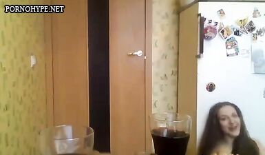 Пьяные девушки веселятся на камеру: Лайв-шоу без цензуры