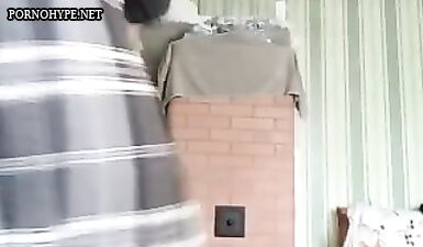 Мастурбирующая девушка в прямом эфире
