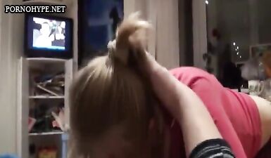 Оральный секс: грудастая девушка сосет член своему пузатому другу