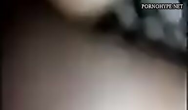 Жена насаживается на соседа и кричит от удовольствия
